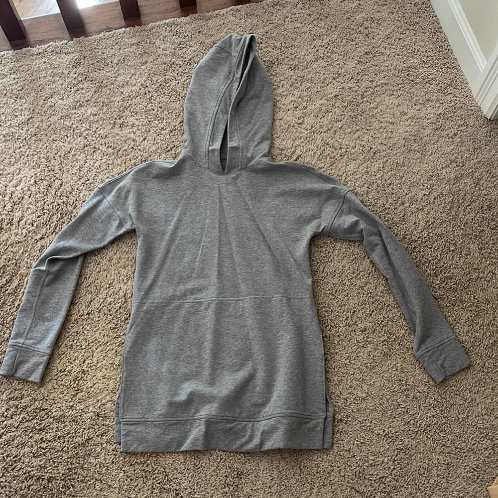 comfy lulu hoodie!
